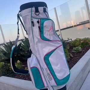 Wilson Hope, golf bag